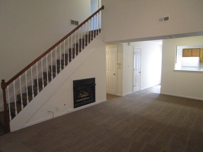 Building Photo - 3401 Ponderosa St