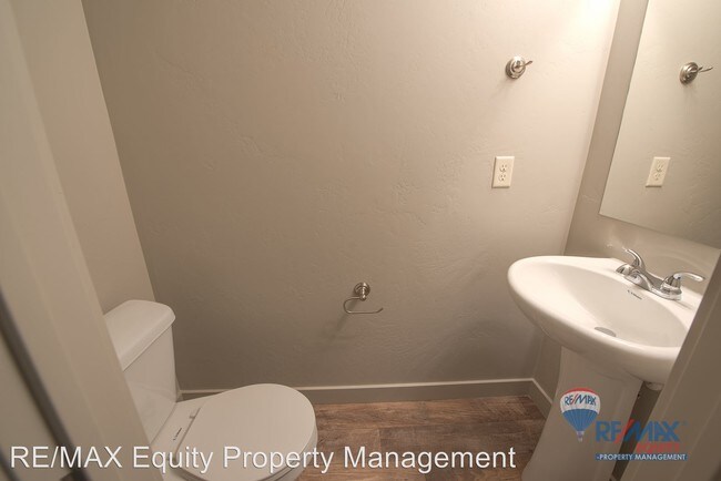 Building Photo - 3 br, 2.5 bath House - 14394 S Firgrove Way