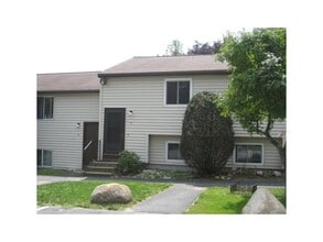 Building Photo - 901 Mammoth Rd