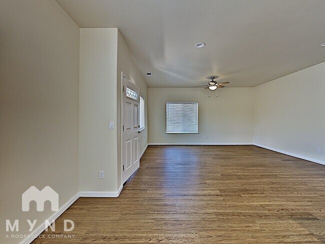 Building Photo - 840 Vassar St