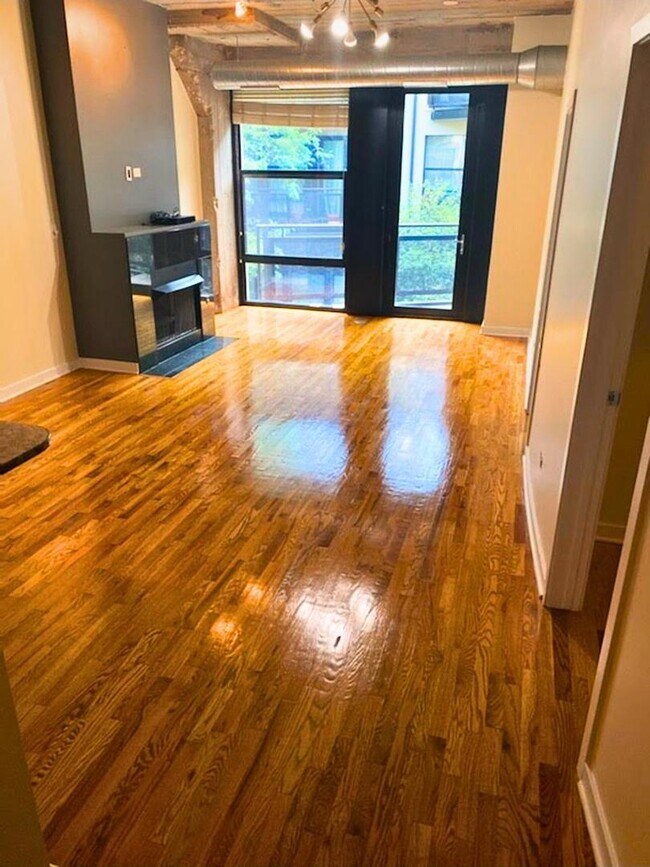 Foto del edificio - 1151 W 14th Pl