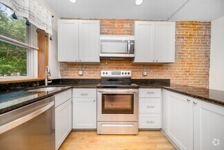 Building Photo - 46 Medford St