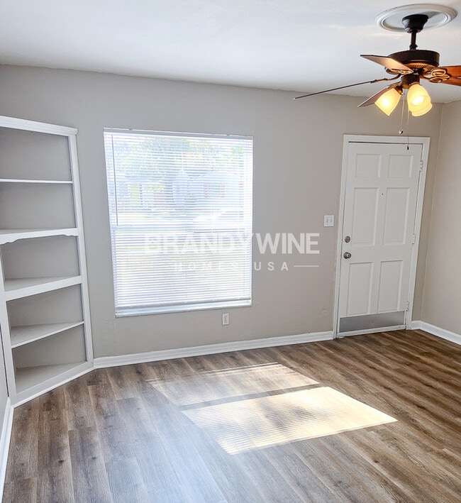 Building Photo - NEW Lower Rental Rate Leasing Special: Mar...