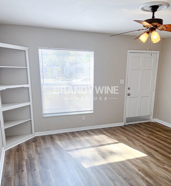 Foto del edificio - NEW Lower Rental Rate Leasing Special: Mar...