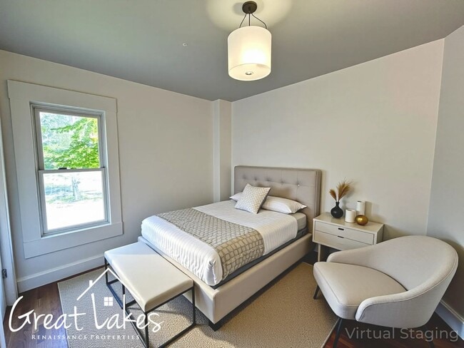 Building Photo - Lovely 4 Bedroom 2 Bathroom now available ...