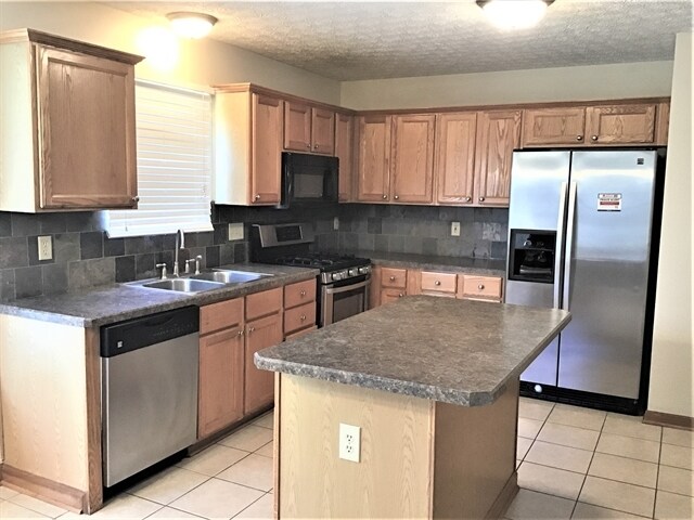 Foto del edificio - 7624 Harbour Town Dr