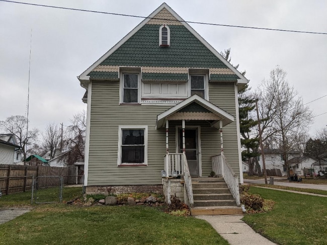 Building Photo - 1021 Ames St
