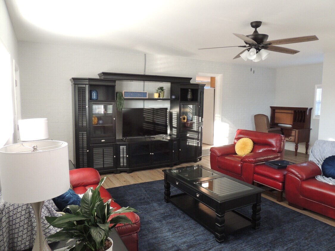 Foto principal - 96 Margie Dr