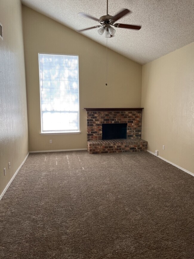 Foto del edificio - 4320 Hulen Cir E