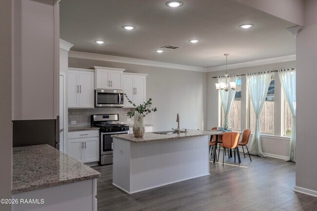 Foto del edificio - 119 Deer Lake Ln