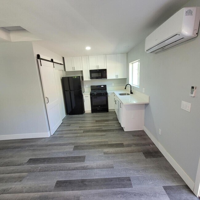 Foto del edificio - 45517 3rd st E