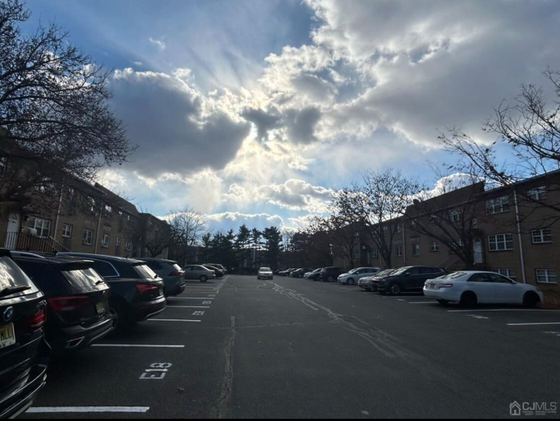 102 College Dr Unit 102 college drive, Edison, NJ 08817 Condo for