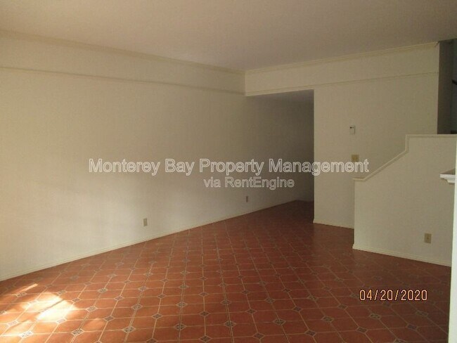 Foto del edificio - 61 Glen Lake Dr