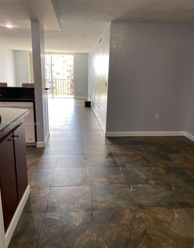 Foto principal - 1470 NE 125th Terrace