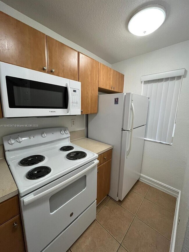 Foto del edificio - 7995 NW 8th St