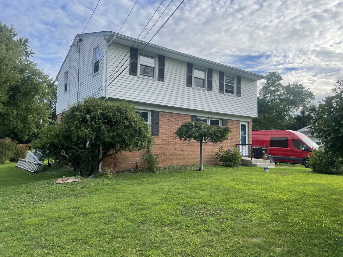 18 Crest Ave Unit Floor 1, Pennington, NJ 08534 Apartments in