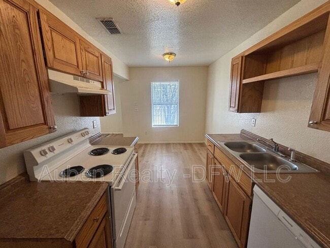 Foto del edificio - 300 S Magnolia St