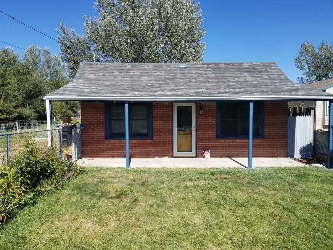 Primary Photo - 2501 W Overland