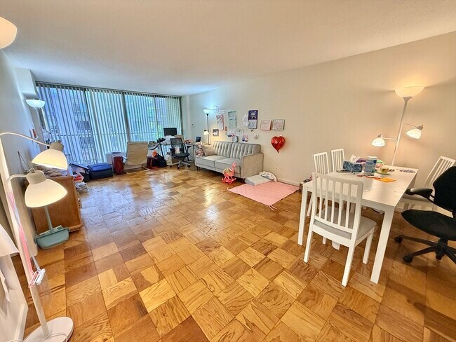 Foto del edificio - 99 Pond Ave
