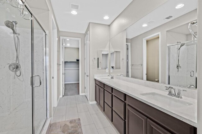 Foto del edificio - 8122 Skye Chalet St
