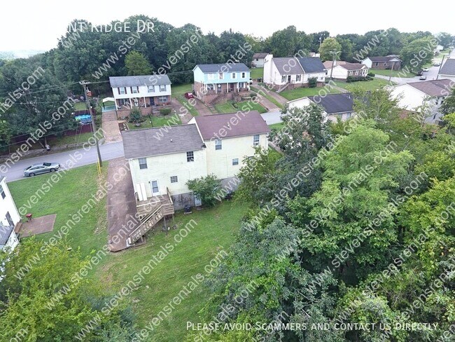 Building Photo - 704 Flint Ridge Dr