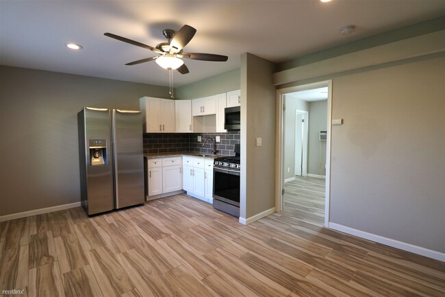 Foto del edificio - 5222 E Windsor Ave