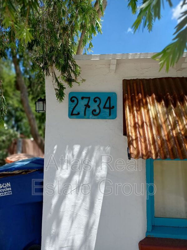 Foto del edificio - 2734 N Martin Ave