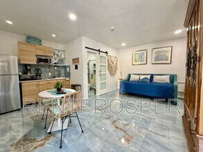 Building Photo - 628 Riverwoods Cir
