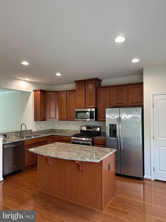 Building Photo - 3574 Sprigg St S