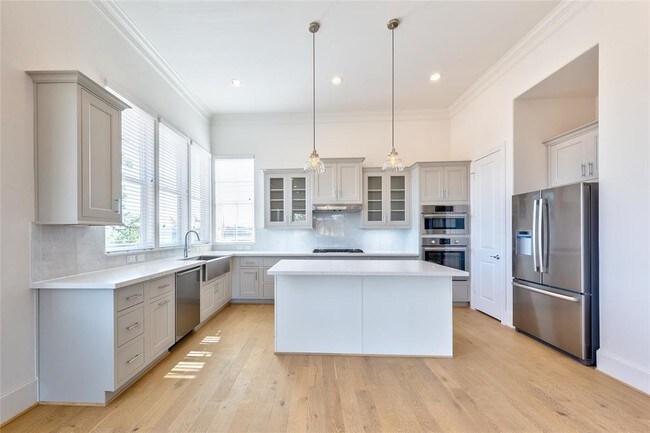 Foto del edificio - 3403 Timbergrove Oaks St.