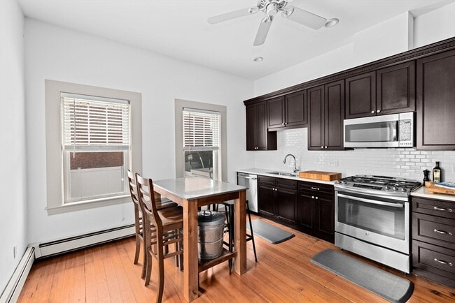 Foto del edificio - 683 E 4th St