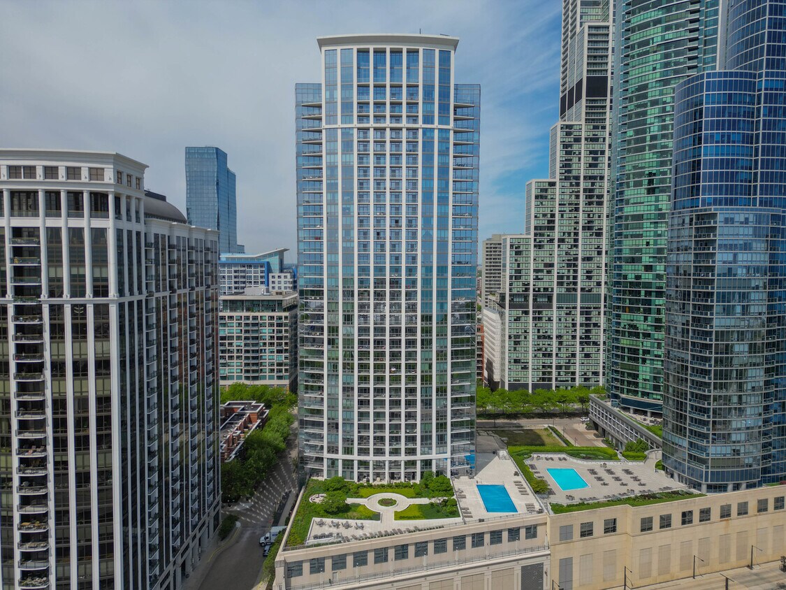 Foto principal - 1235 S Prairie Ave