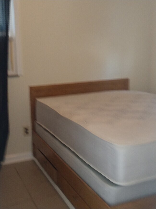 321 W 5th St Unit C, Cookeville, TN 38501 Apartments in Cookeville