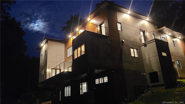 Foto del edificio - 25 Overidge Ln