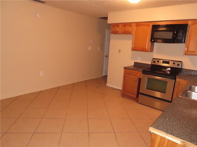 Building Photo - 732 Swiss Dr