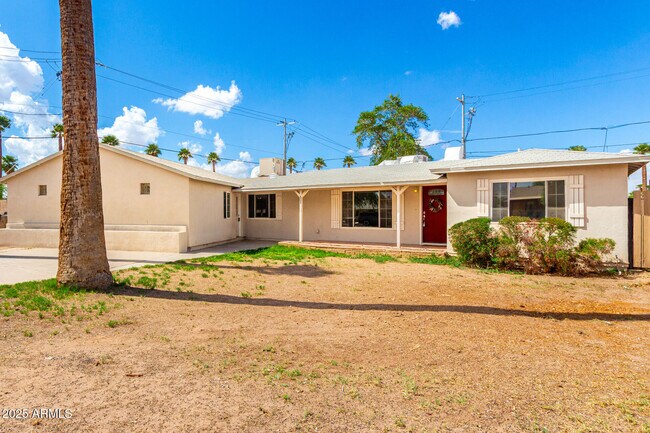 Foto del edificio - 809 N Gilbert Ave