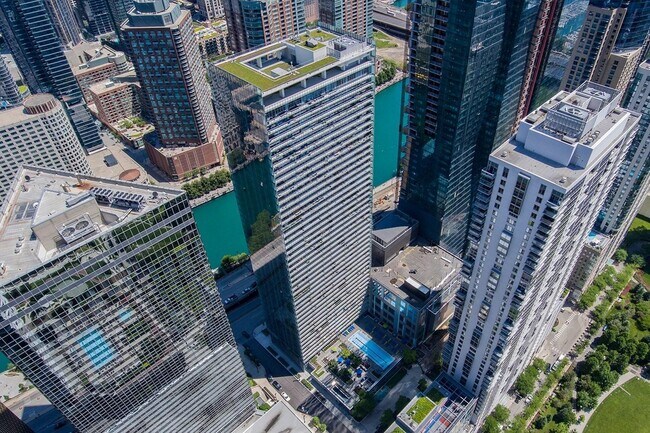 La combinación perfecta de paisajes urbanos y vistas de la naturaleza. - Coast at Lakeshore East