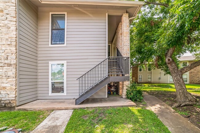 Building Photo - 10616 Mellow Meadow Dr