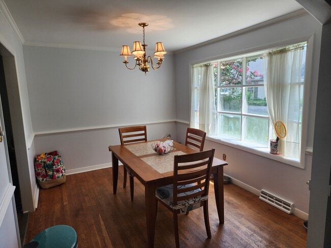 Building Photo - 8176 Surrey Ct
