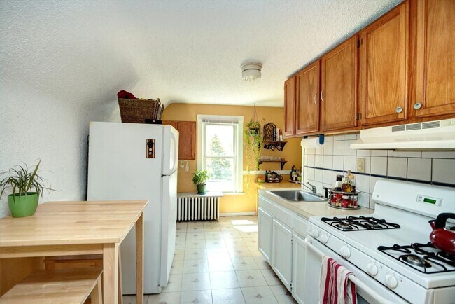 Building Photo - 3507 E 39th St