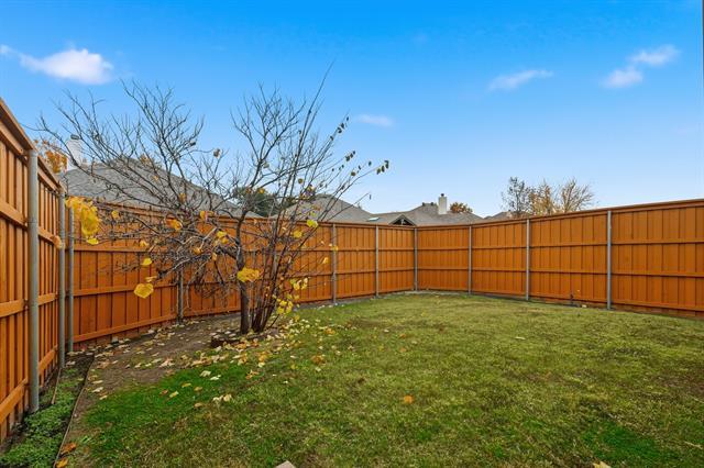 Building Photo - 2122 Trickling Creek Dr