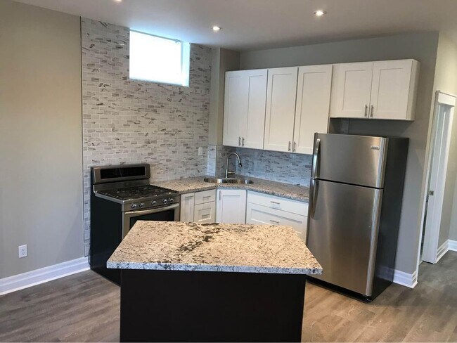 Photo du bâtiment - 720 E Main St