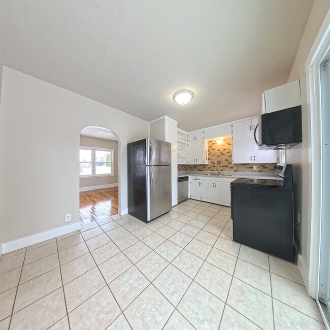 Foto del edificio - 2502 Woodland Ave