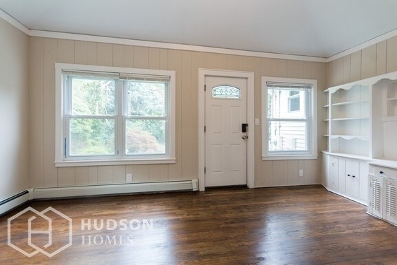 Foto del edificio - NOW AVAILABLE! - 22 Larch Dr, Lincolndale,...