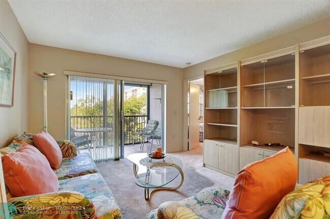 Building Photo - 2236 N Cypress Bend Dr
