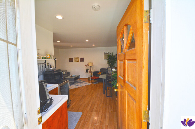Building Photo - 1451 Norton Ave