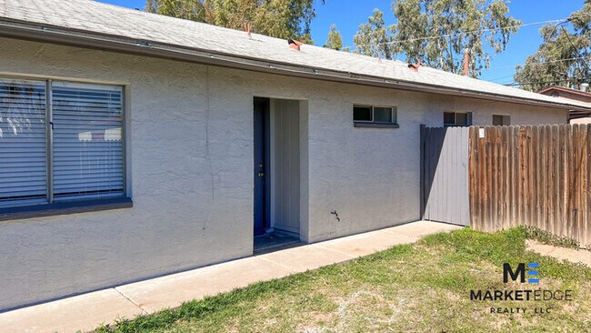 Building Photo - 2Bed/1Bath Apt at I-17/Northern! Ready for...