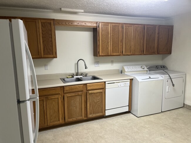 Building Photo - 375 Doles Blvd