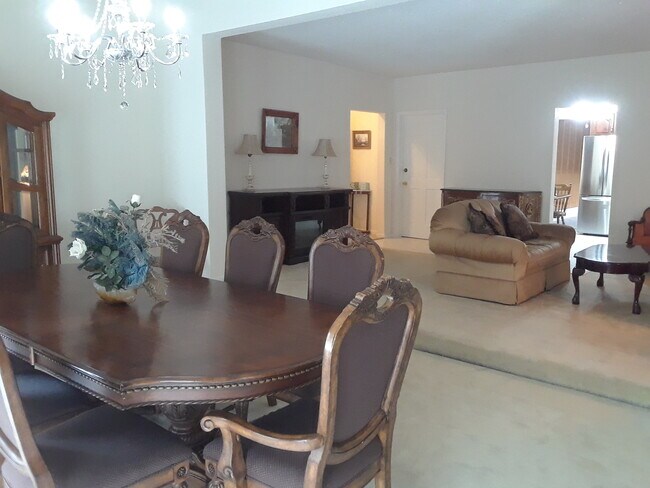Foto del edificio - 629 Clay Ave