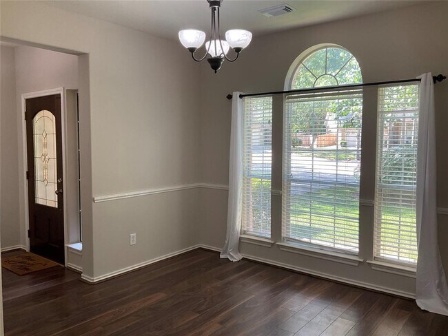 Foto del edificio - 10 Heron Hollow Ct